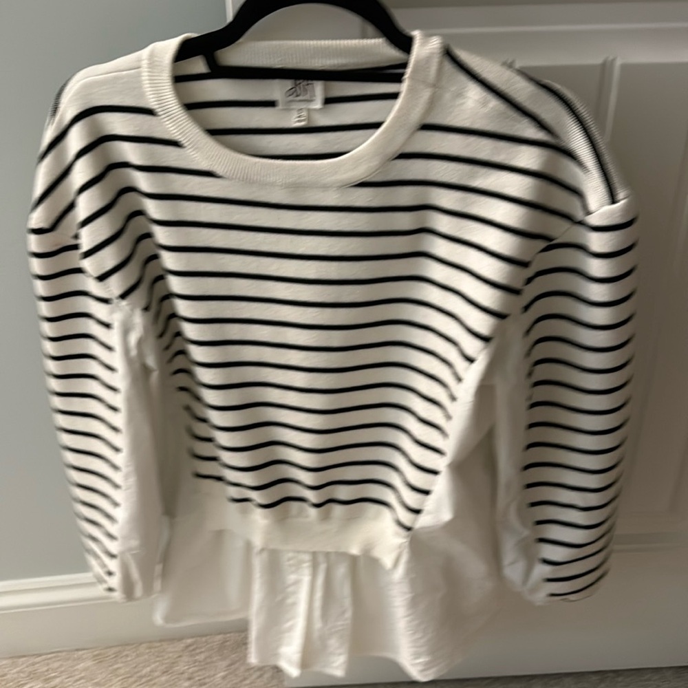 Black and white striped summer sweater with poplin back and hem